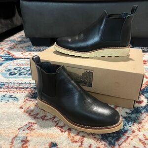 Red Wing women’s Classic Chelsea Boots